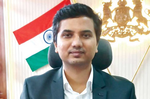 H.V. Darshan Takes Charge as The New Deputy Commissioner of Dakshina Kannada