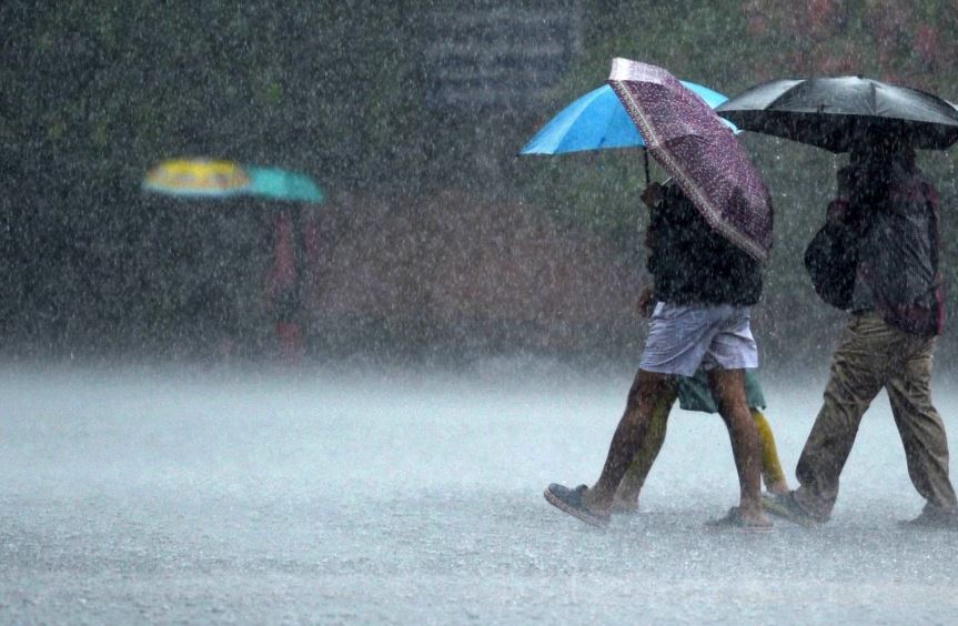 Heavy Rainfall With Gusty Wind Lashes Mangalore & Udupi: Orange Alert Issued On June 26