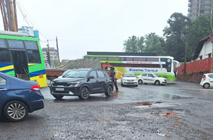 Nanthoor Roads Filled With Potholes Once Again: Commuters Demand Better Quality Work